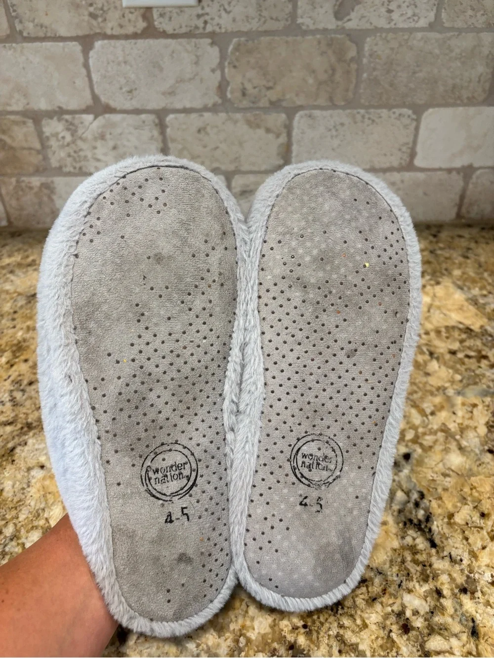 Wonder Nation Girls Fur Slip-On Slippers Smiley Face XL size 4-5
